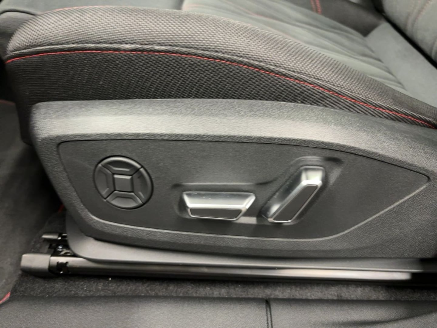 Bild über Audi Q3 Sportback e-hybrid e-hybrid 200 kW S tronic - für weitere Informationen kontaktieren Sie den Audi Partner