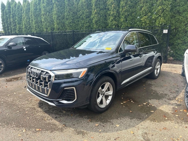 Photo of 2025 Audi Q7