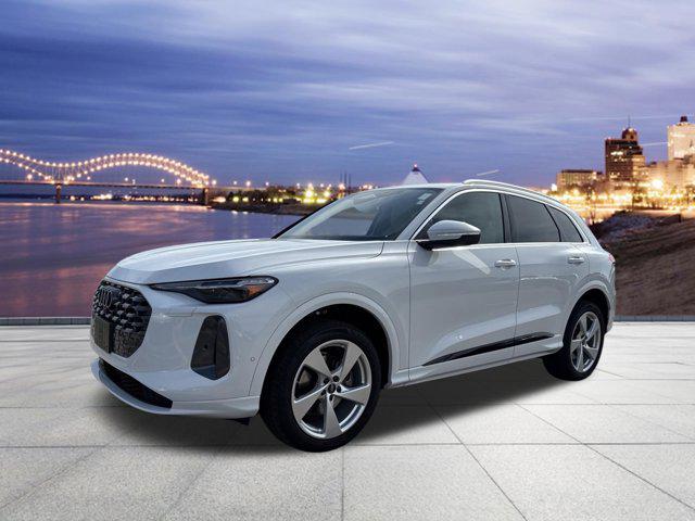 2025 Audi Q5 Premium Plus quattro's photo