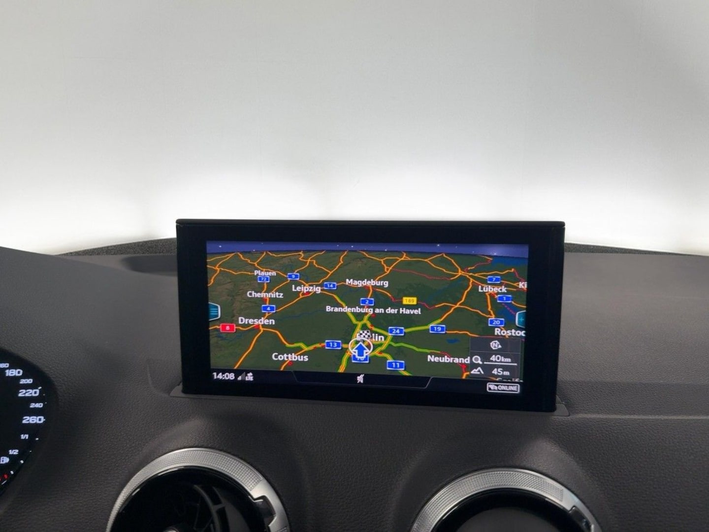 Bild über Audi Q2 advanced 35 TFSI S tronic - für weitere Informationen kontaktieren Sie den Audi Partner
