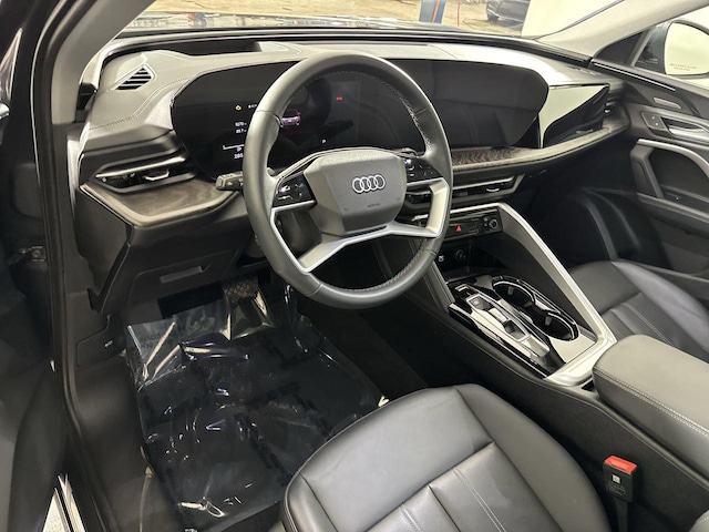 2025 Audi New Q5 Premium Plus - Photo 23