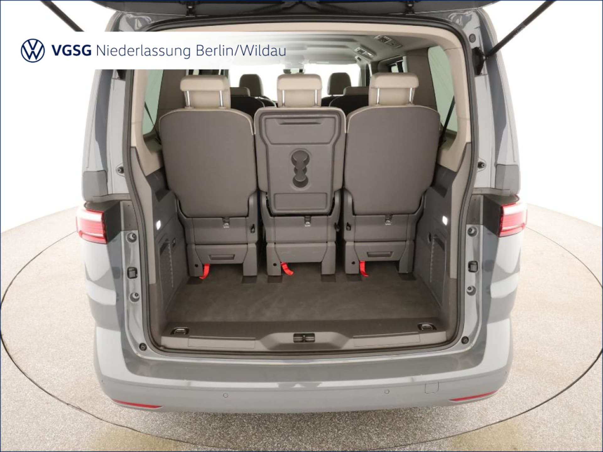 Volkswagen Multivan Langversion Basis-Modell