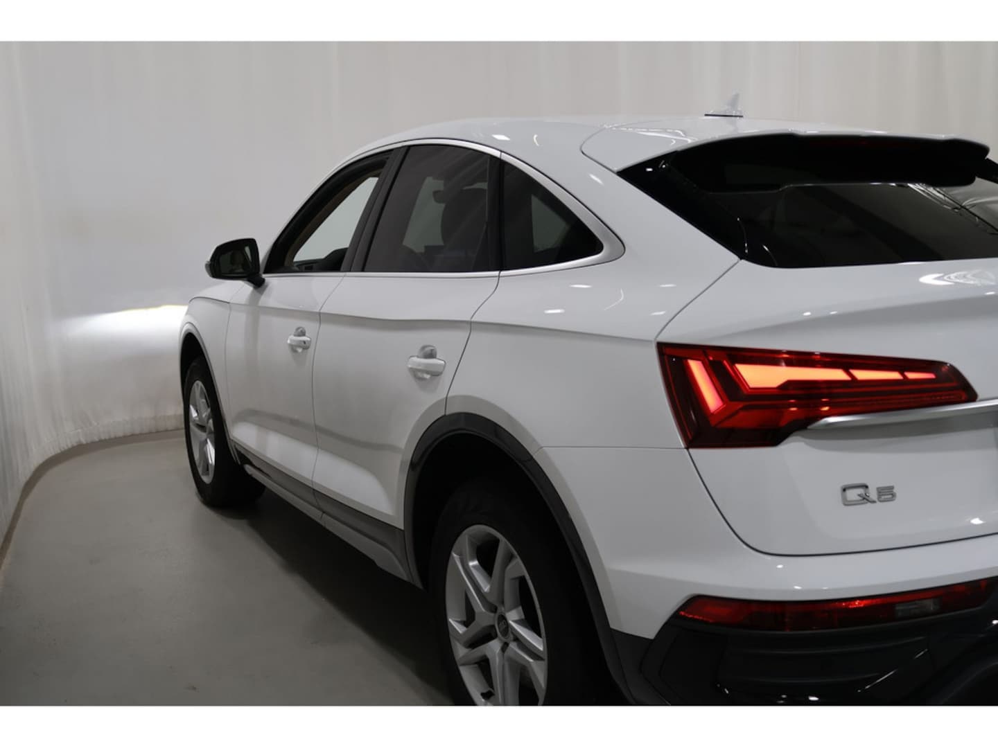 Bild über Audi Q5 Sportback 40 TDI quattro S tronic - für weitere Informationen kontaktieren Sie den Audi Partner