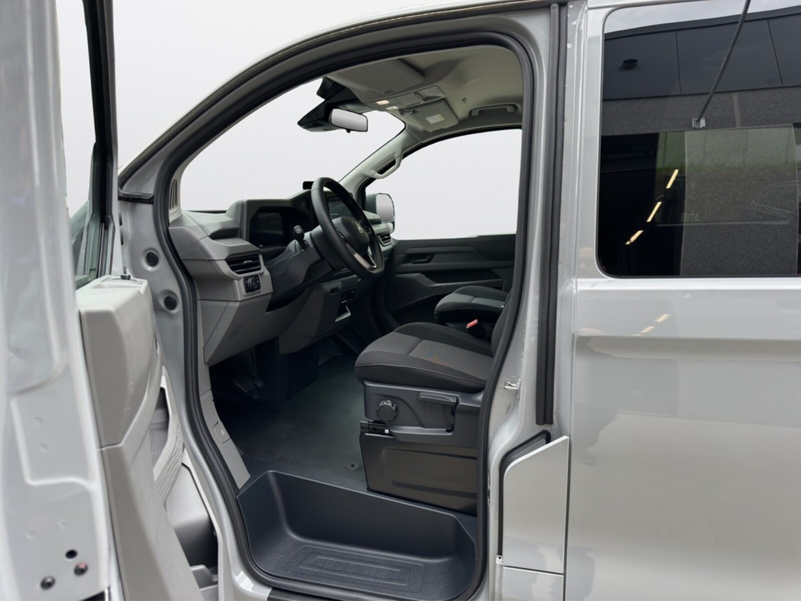 Volkswagen Transporter Kombi kurzer Radstand – Bild 9