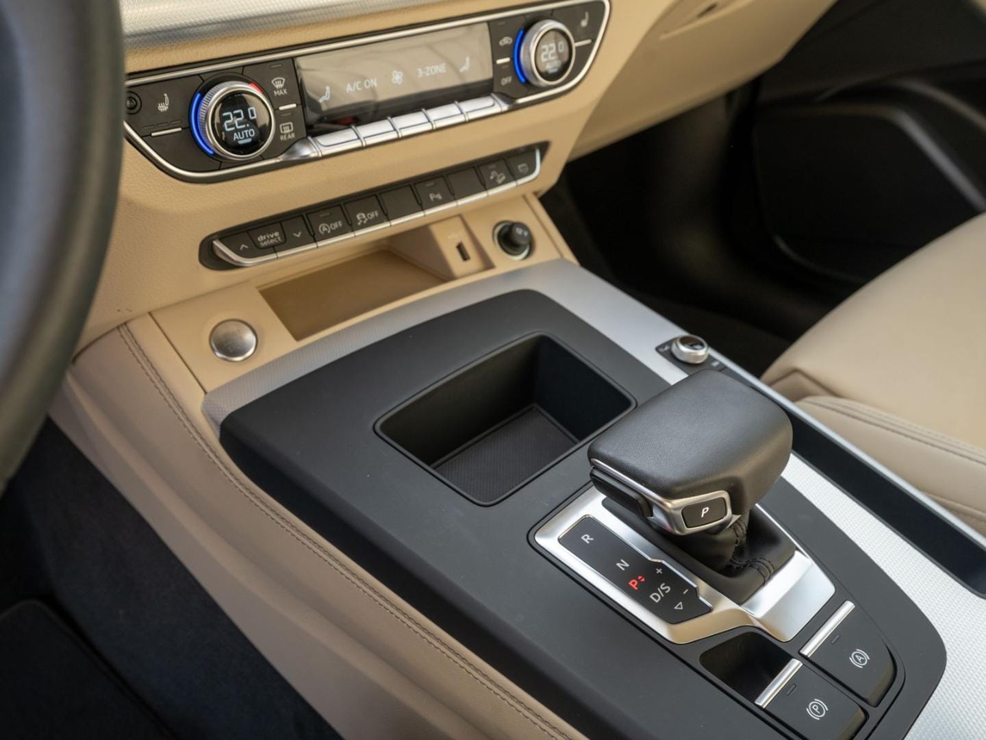 Bild über Audi Q5 Sportback 40 TFSI quattro S tronic - für weitere Informationen kontaktieren Sie den Audi Partner