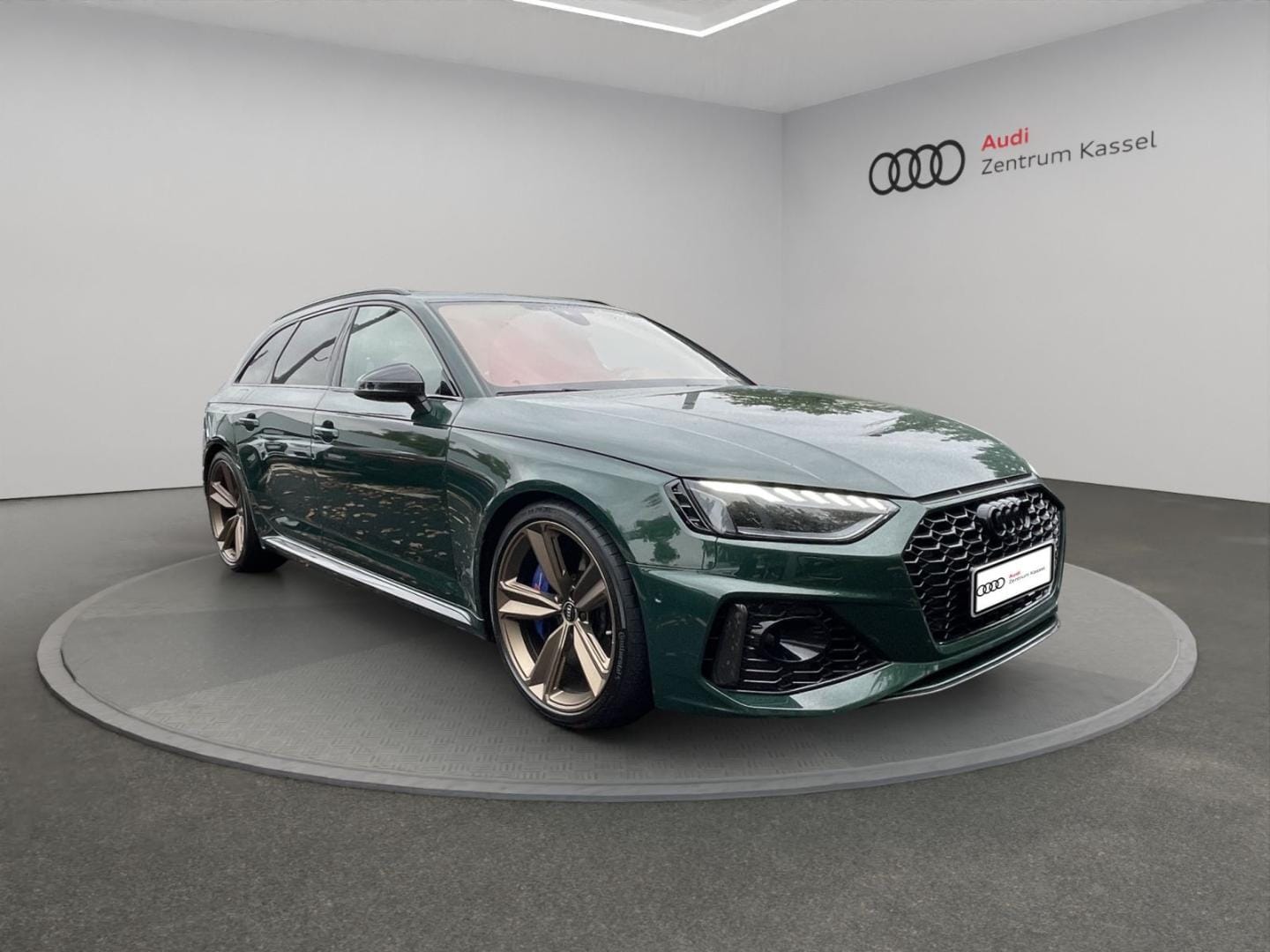 Bild über Audi RS 4 Avant TFSI quattro tiptronic - für weitere Informationen kontaktieren Sie den Audi Partner
