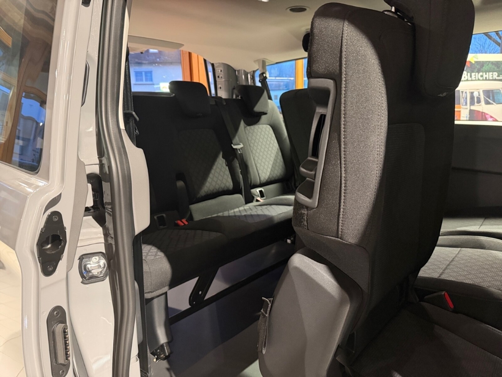 Volkswagen Transporter Kombi kurzer Radstand – Bild 13