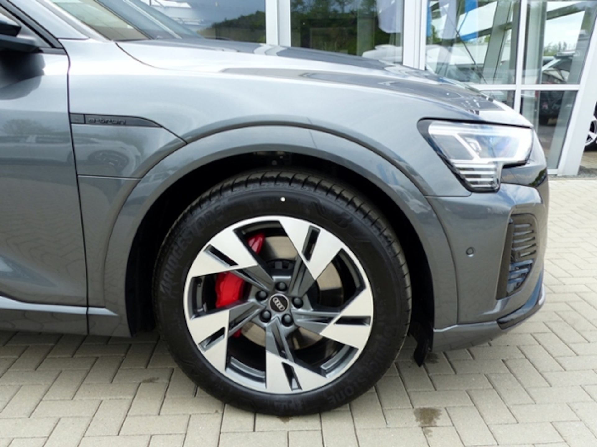 Audi Q8 e-tron S line