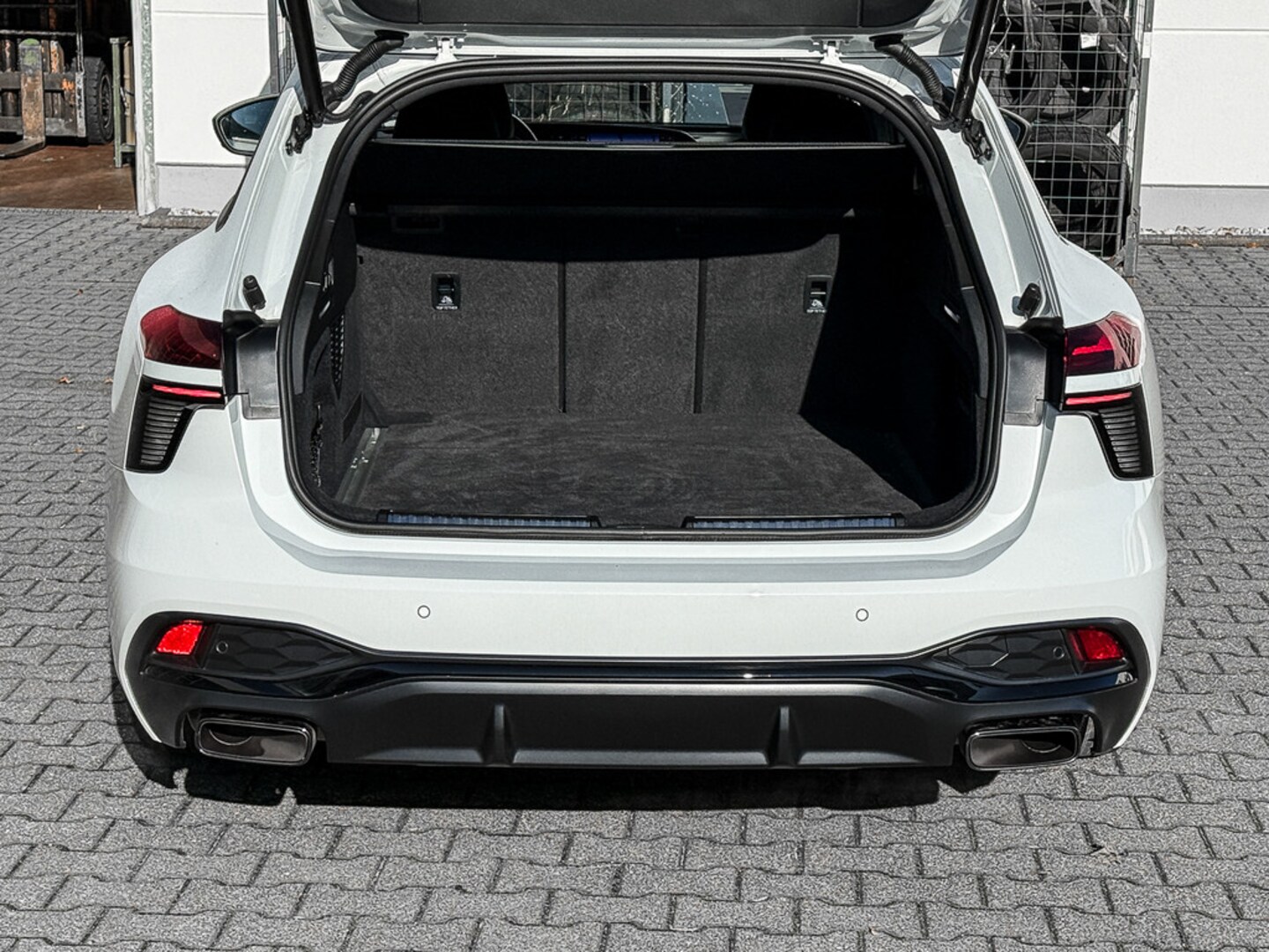 Bild über Audi A6 Avant edition one TFSI 150 kW S tronic - für weitere Informationen kontaktieren Sie den Audi Partner