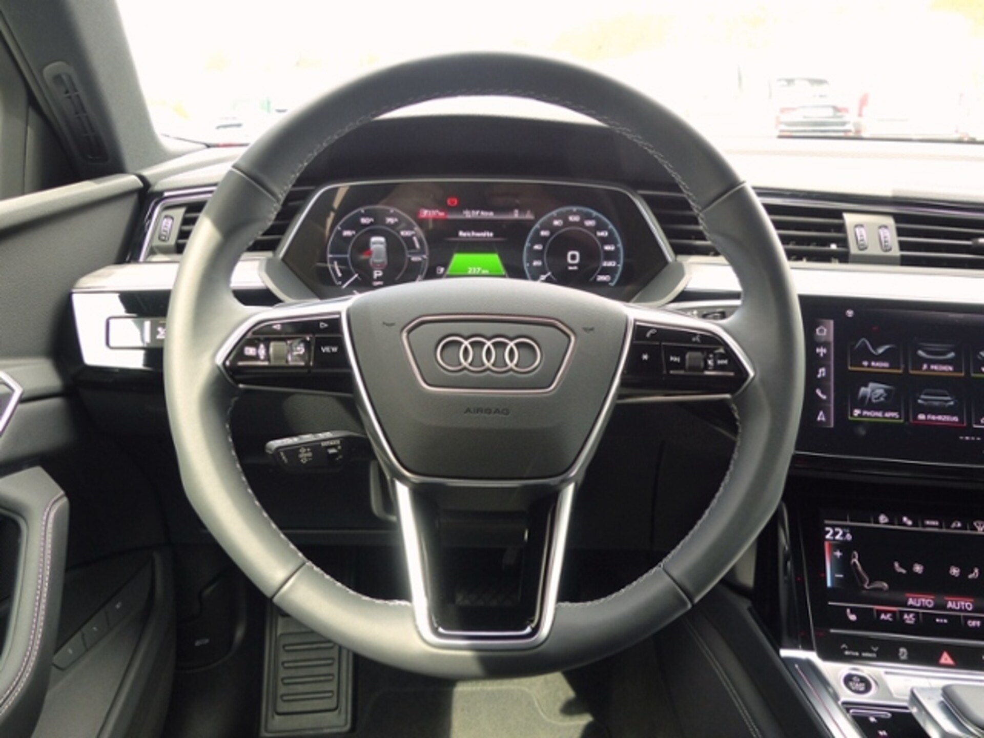 Audi Q8 e-tron S line