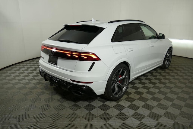 2026 Audi RS Q8 SUV performance