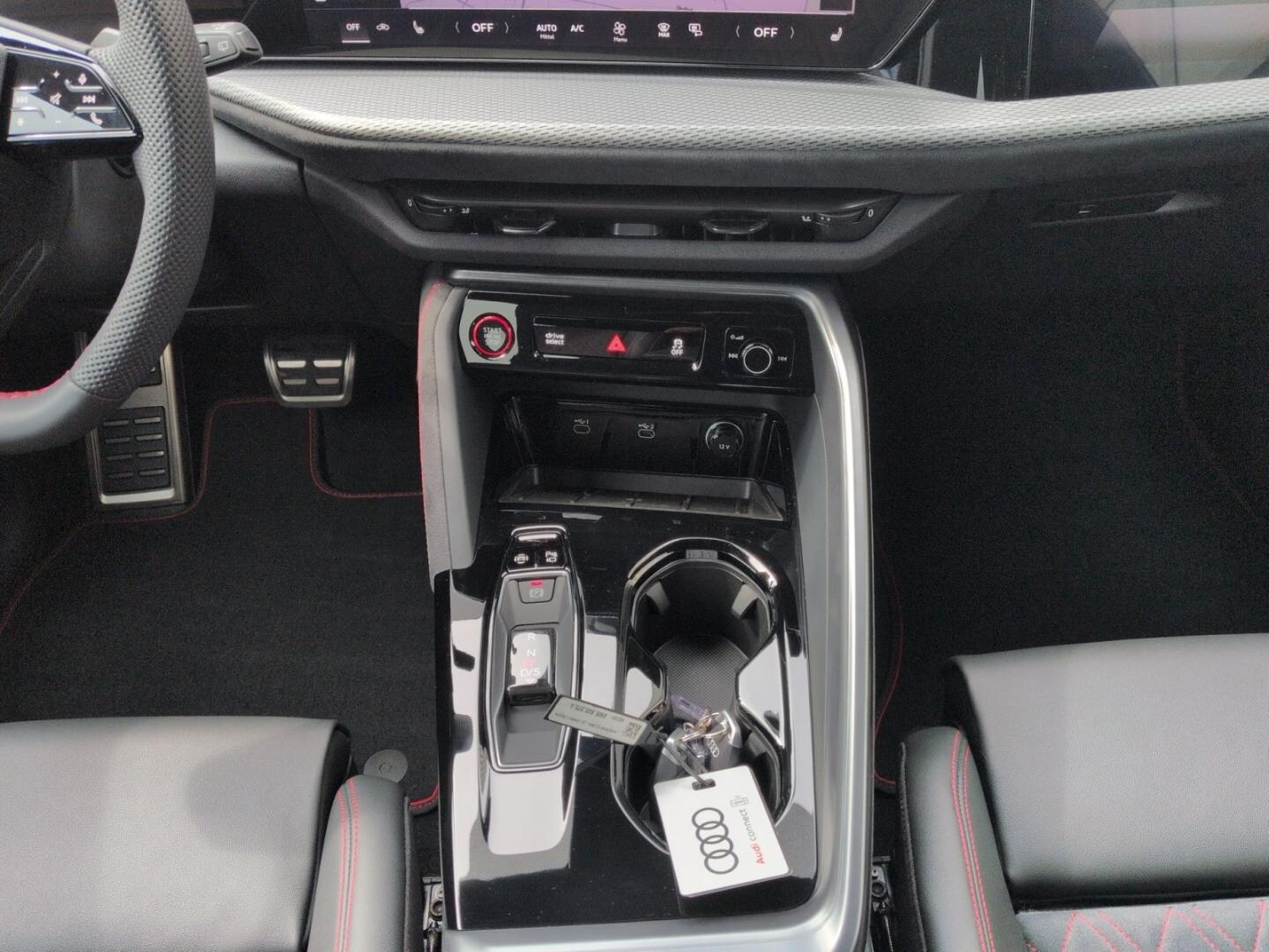 Bild über Audi Q5 SUV TDI quattro 150 kW S tronic - für weitere Informationen kontaktieren Sie den Audi Partner