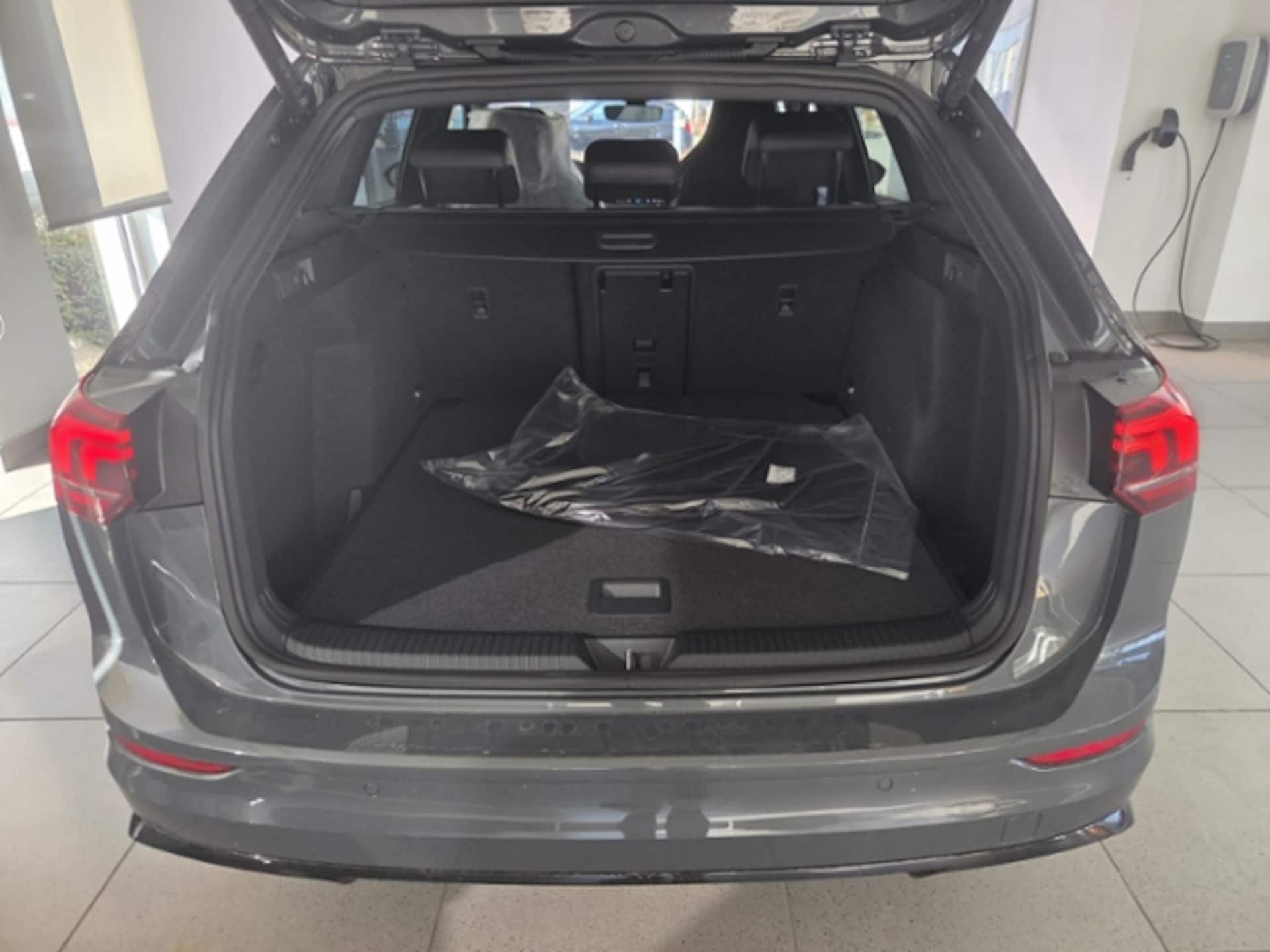 Volkswagen Golf Variant R-Line
