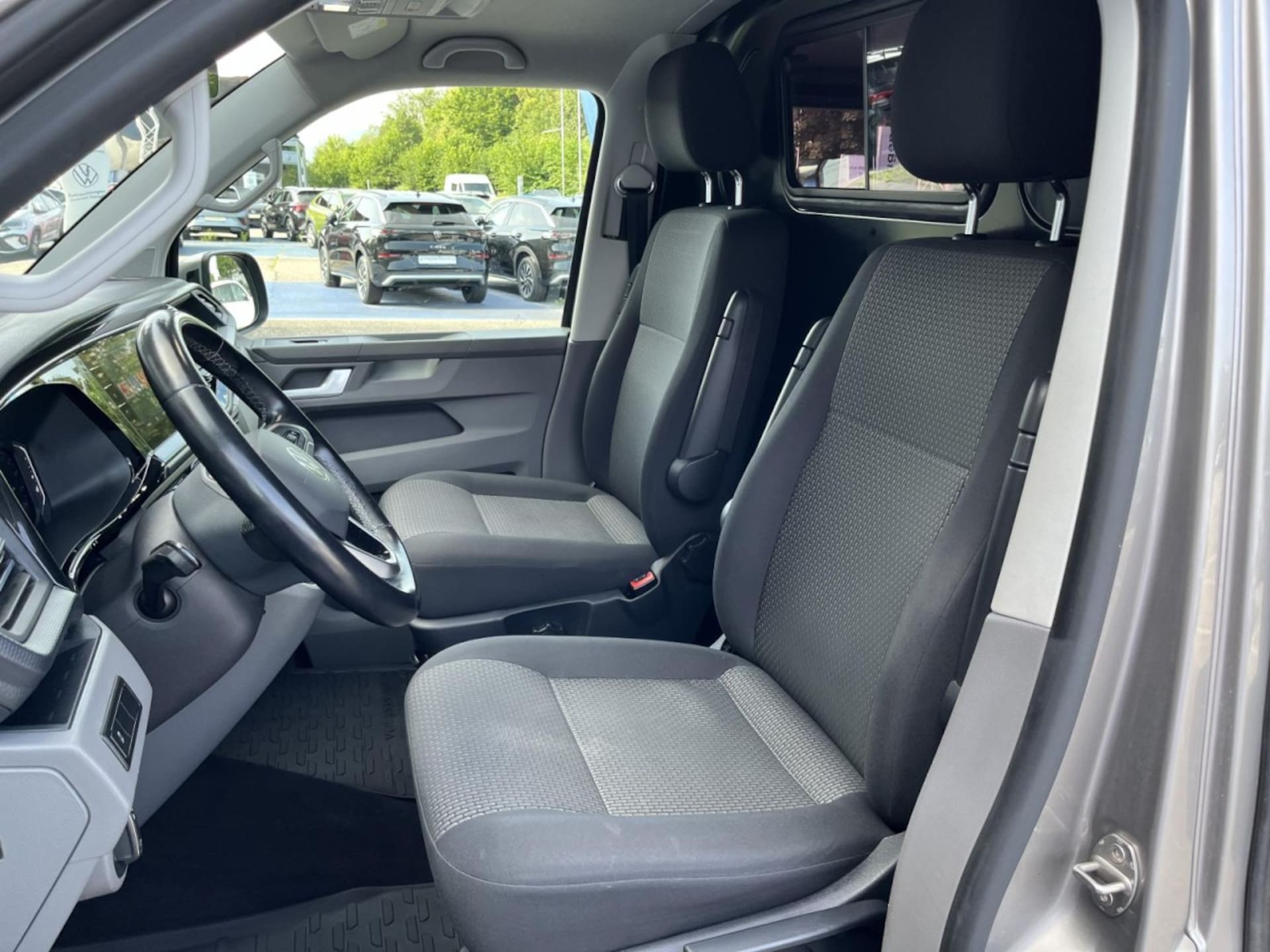 Volkswagen T6.1 Transporter Kasten langer Radstand