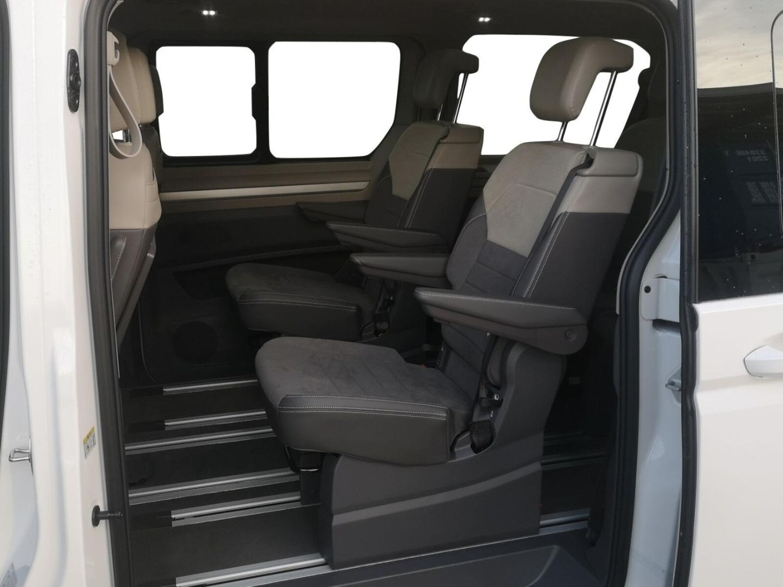 Volkswagen Multivan Langversion – Bild 12