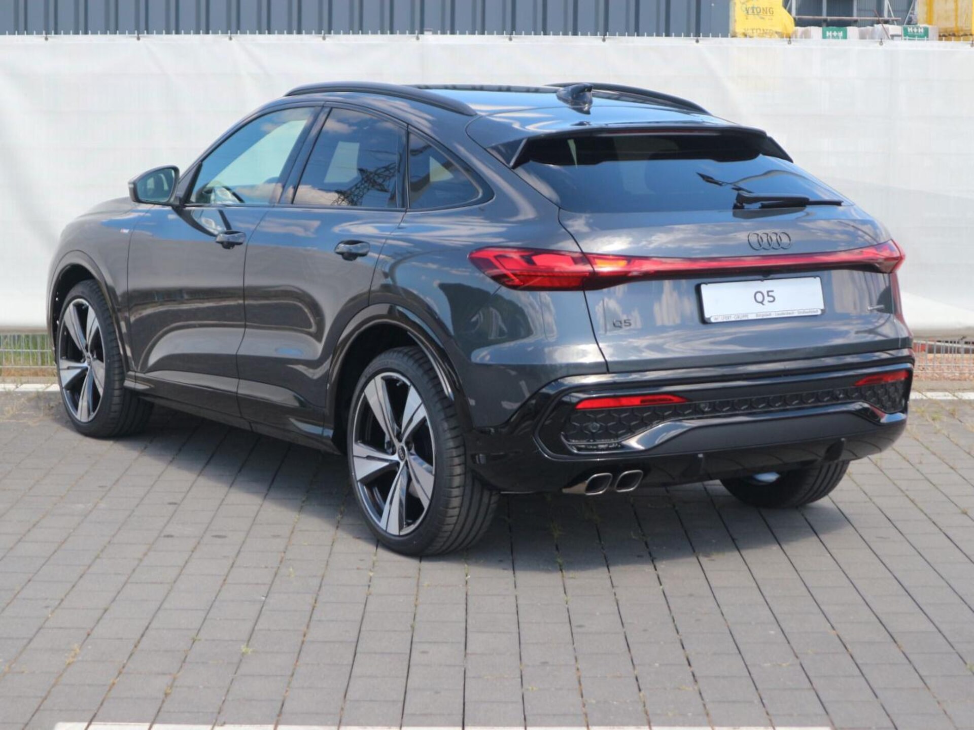 Audi Q5 Sportback edition one