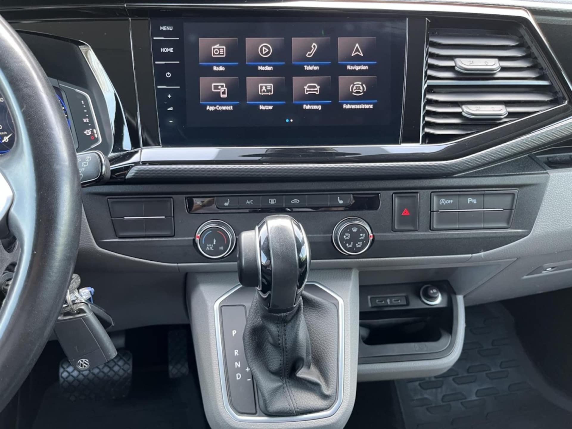 Volkswagen T6.1 Transporter Kasten langer Radstand