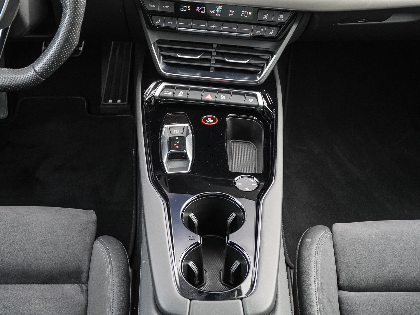 Bild über Audi RS e-tron GT e-tron quattro - für weitere Informationen kontaktieren Sie den Audi Partner