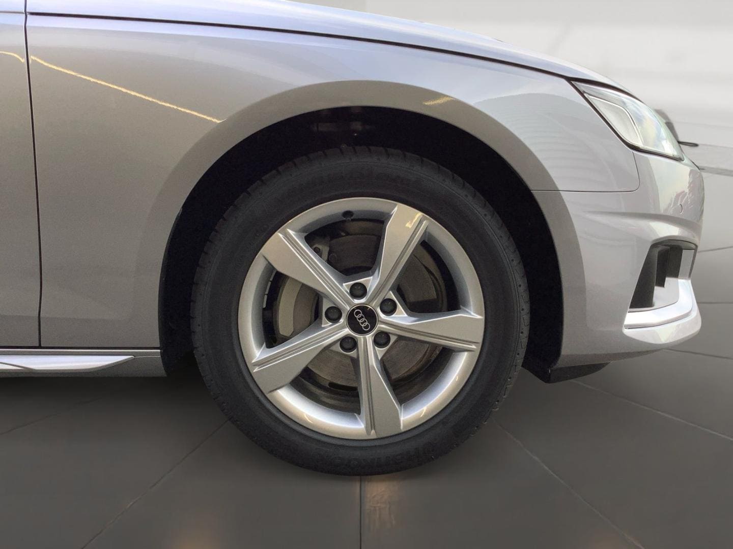 Bild über Audi A4 Avant advanced 40 TDI quattro S tronic - für weitere Informationen kontaktieren Sie den Audi Partner