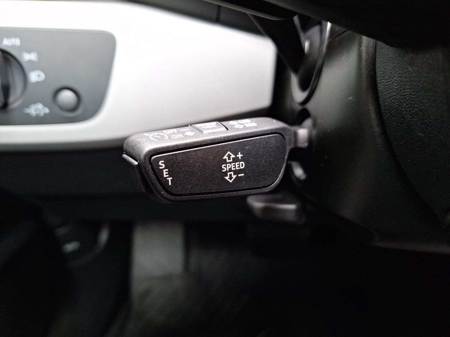 Zdjęcie Audi A4 Sedan advanced 35 TFSI 110(150) kW(KM) S tronic – Ujęcie: for more details contact your dealer