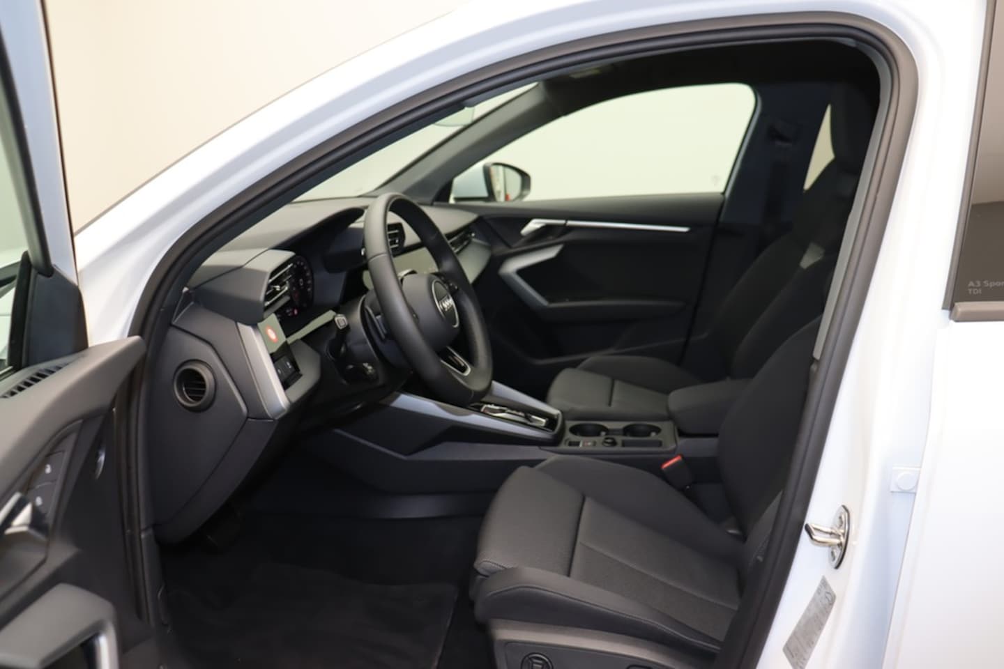 Bild über Audi A3 Sportback S line 35 TDI S tronic - für weitere Informationen kontaktieren Sie den Audi Partner