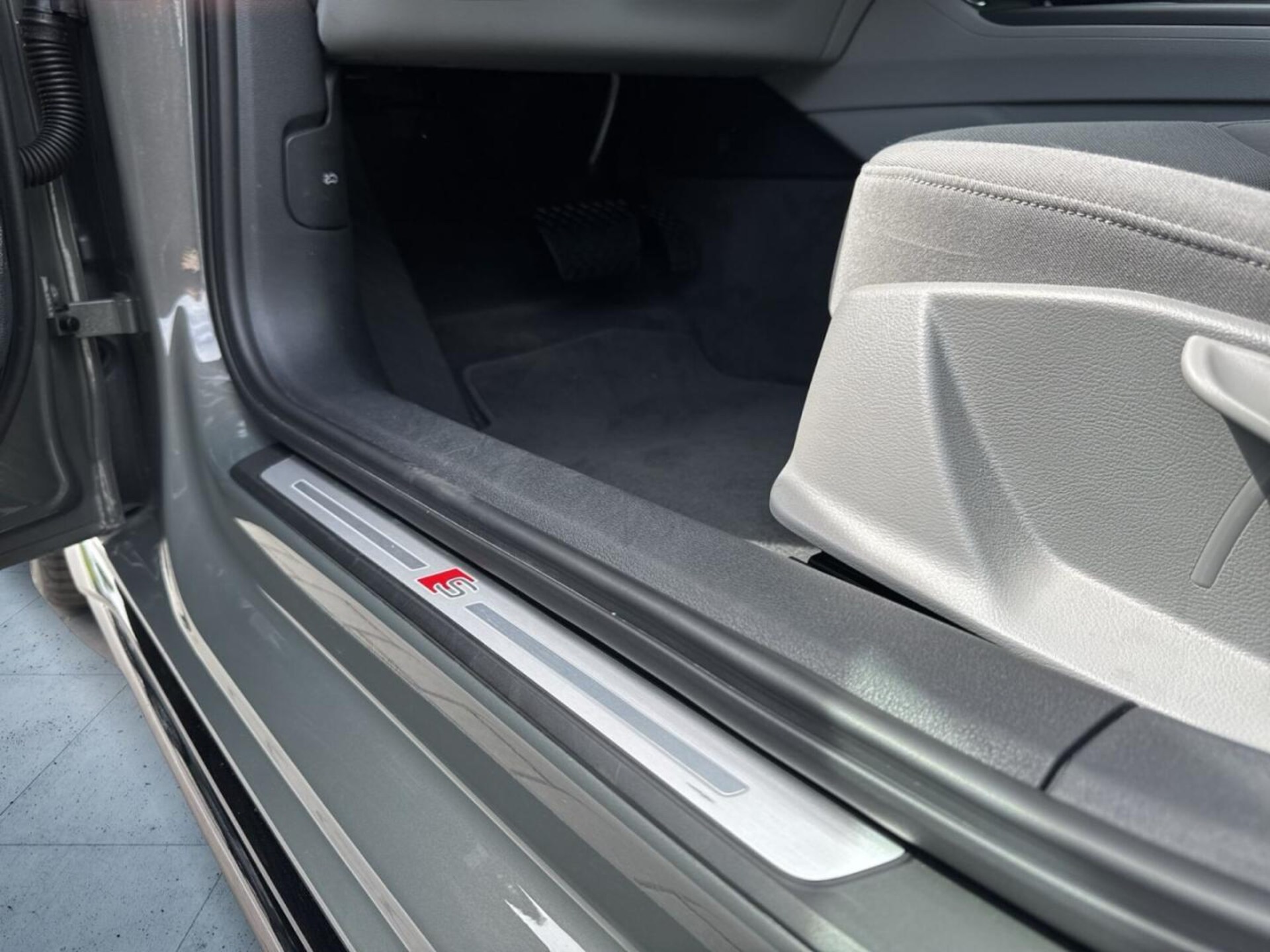 Audi A4 Avant S line