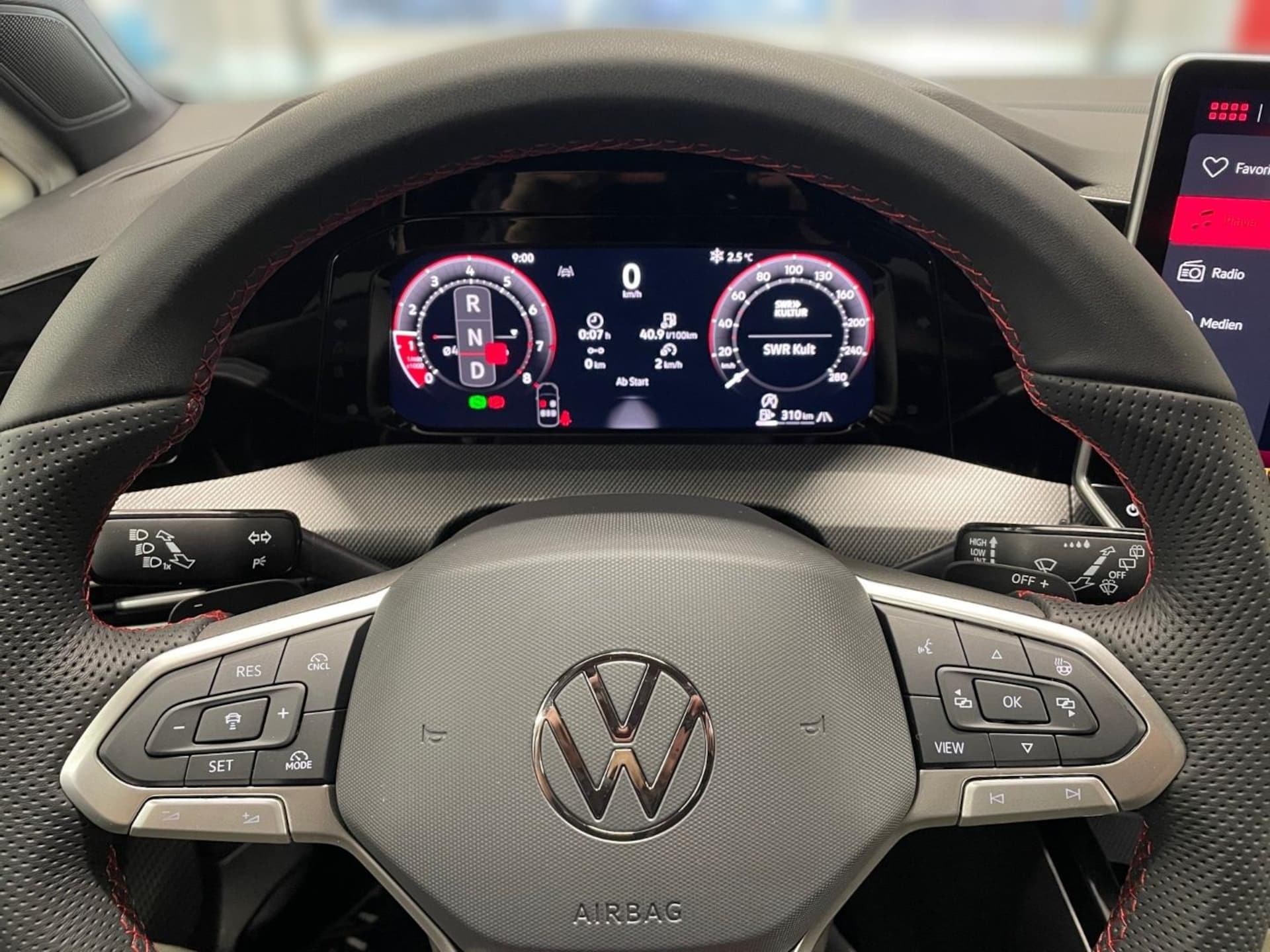 Volkswagen Golf GTI