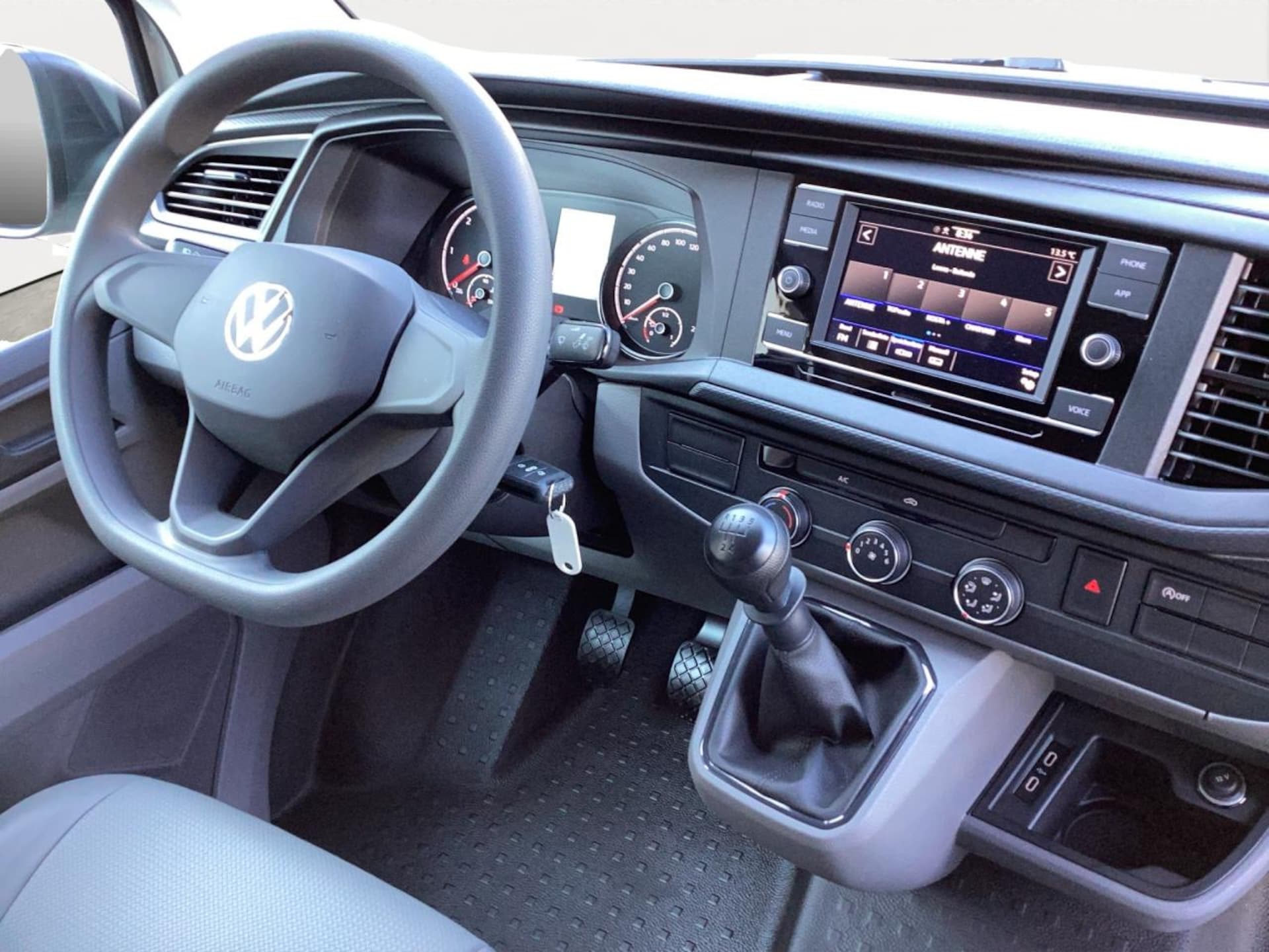 Volkswagen T6.1 Transporter Kasten langer Radstand
