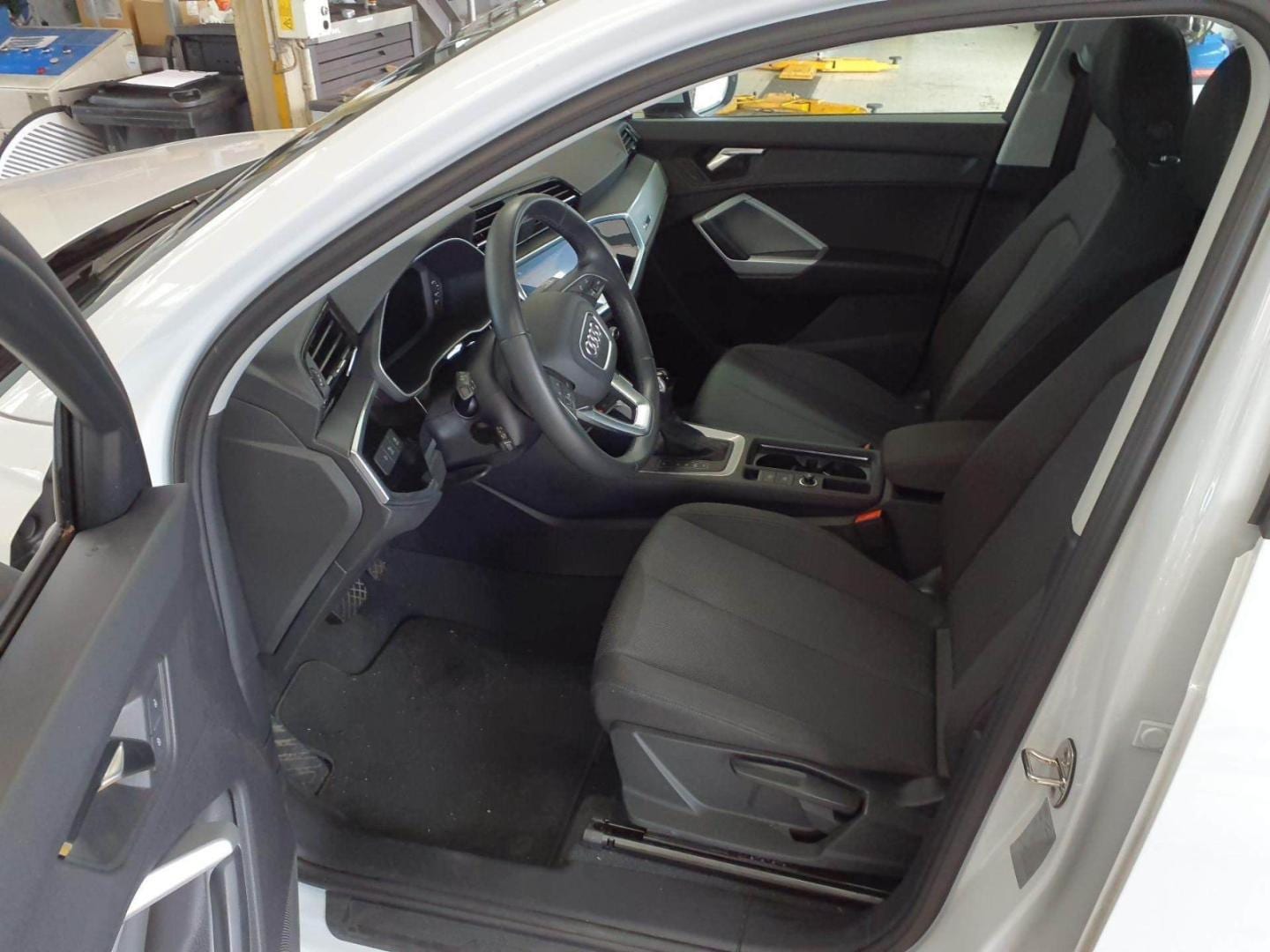 Image about Audi Q3 TFSI e 45 TFSI e S tronic