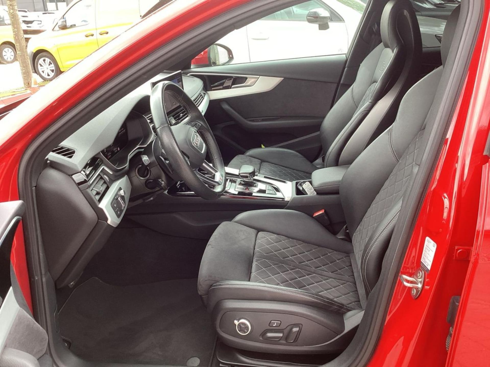Audi A4 Avant S line