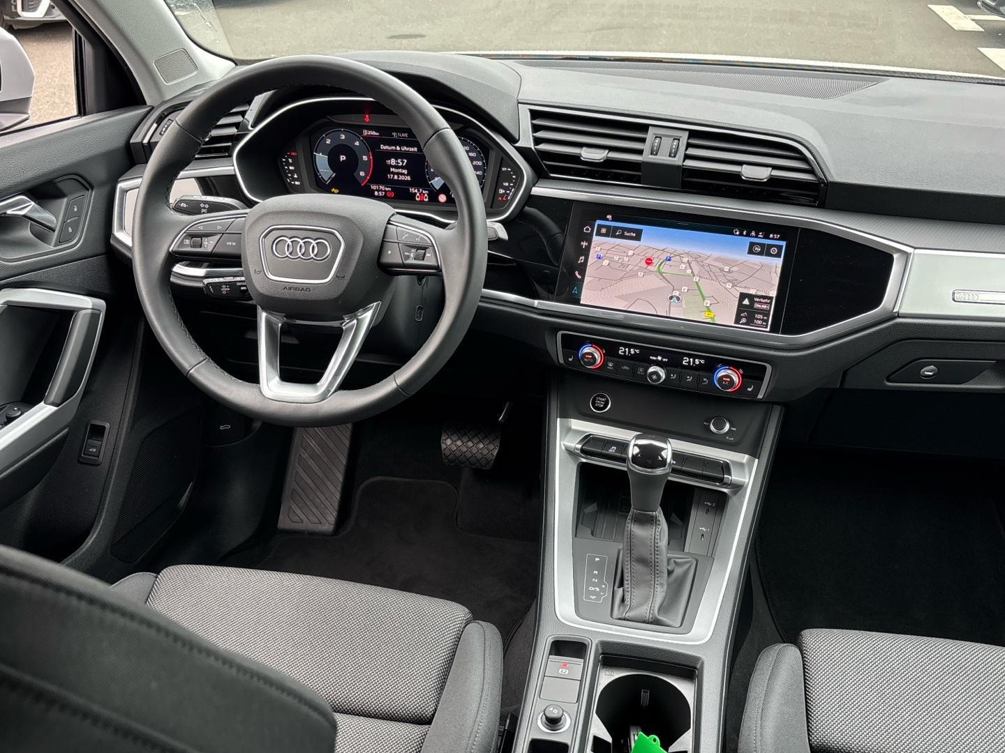 Bild über Audi Q3 TDI 110 kW S tronic - für weitere Informationen kontaktieren Sie den Audi Partner