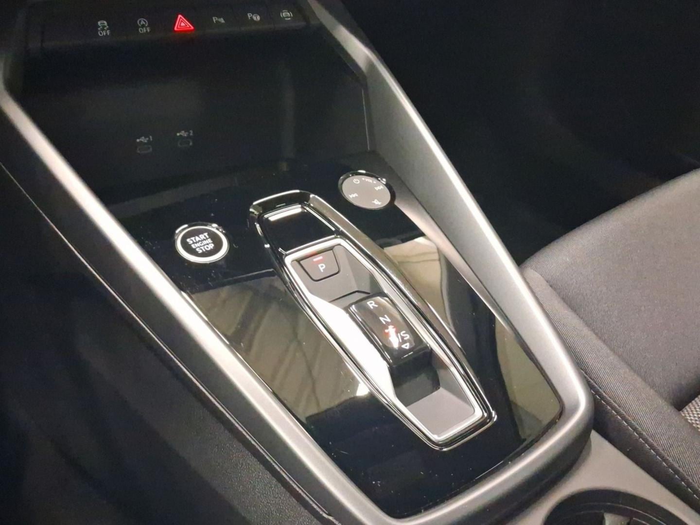 Bild über Audi A3 Sportback 35 TFSI S tronic - für weitere Informationen kontaktieren Sie den Audi Partner
