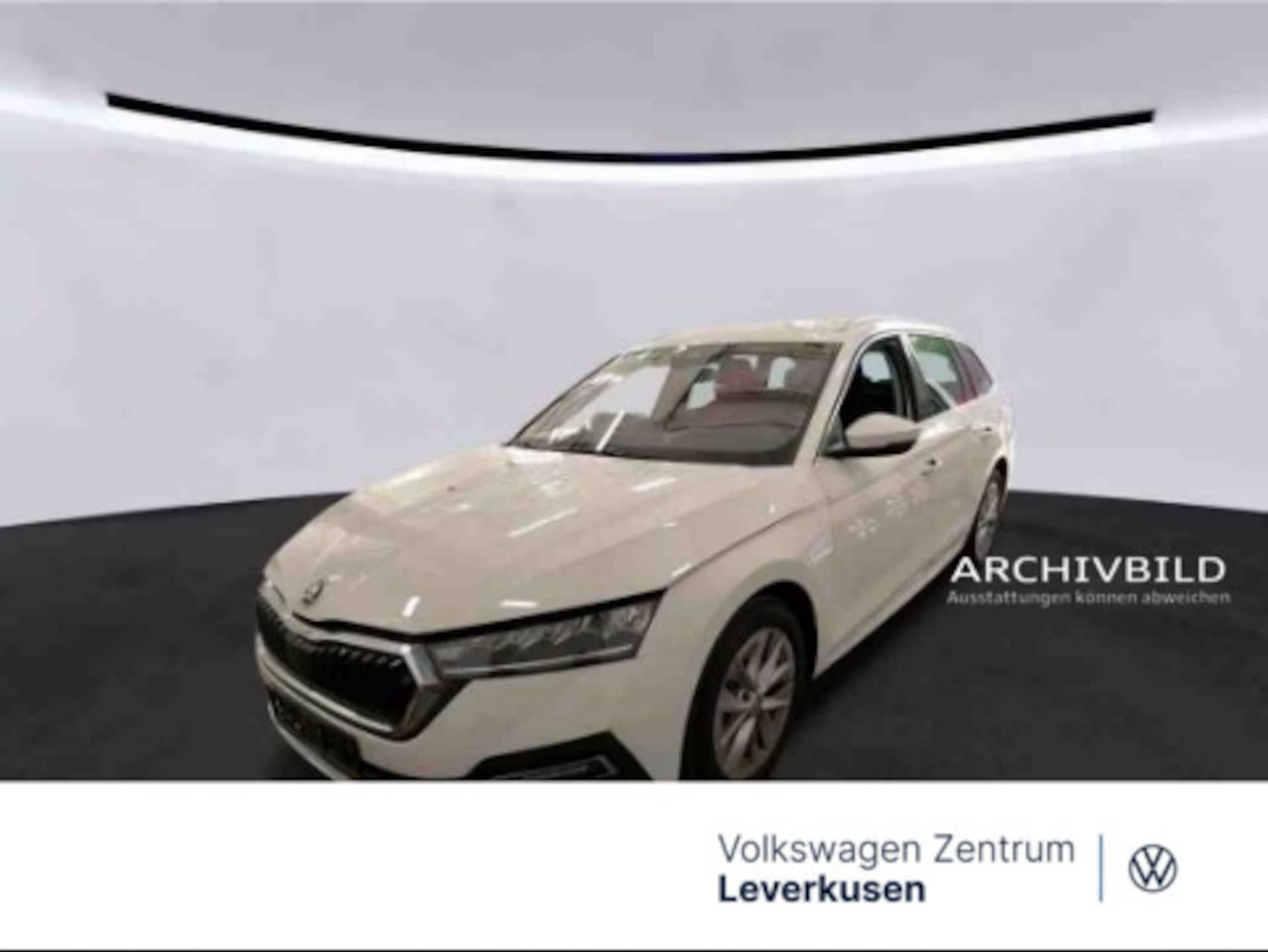 Skoda Octavia Combi — Skoda Octavia Combi Octavia Combi Style CARPLAY MEMORY HUD SHZ LE