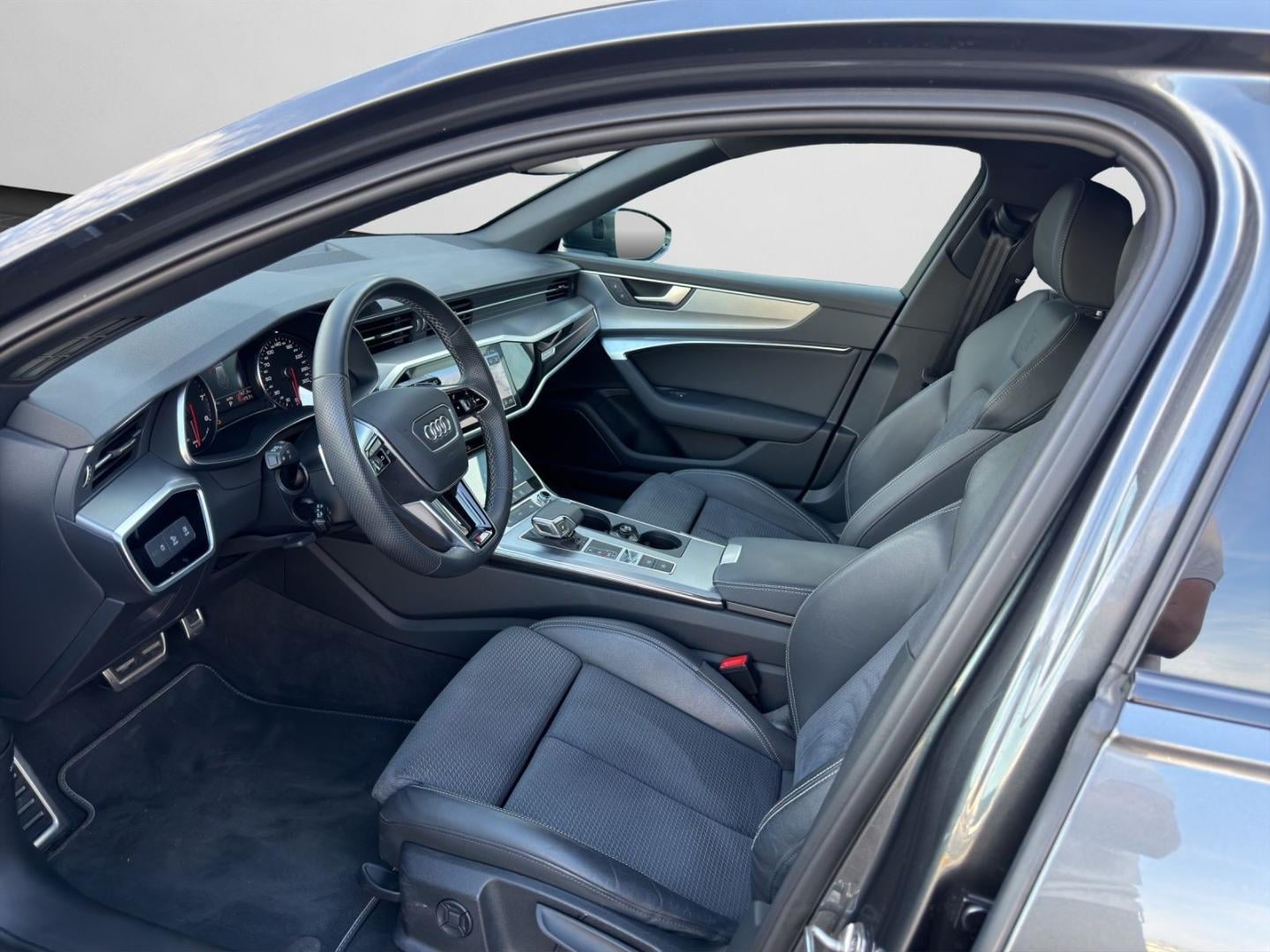 Bild über Audi A6 Avant sport 45 TFSI quattro S tronic - für weitere Informationen kontaktieren Sie den Audi Partner
