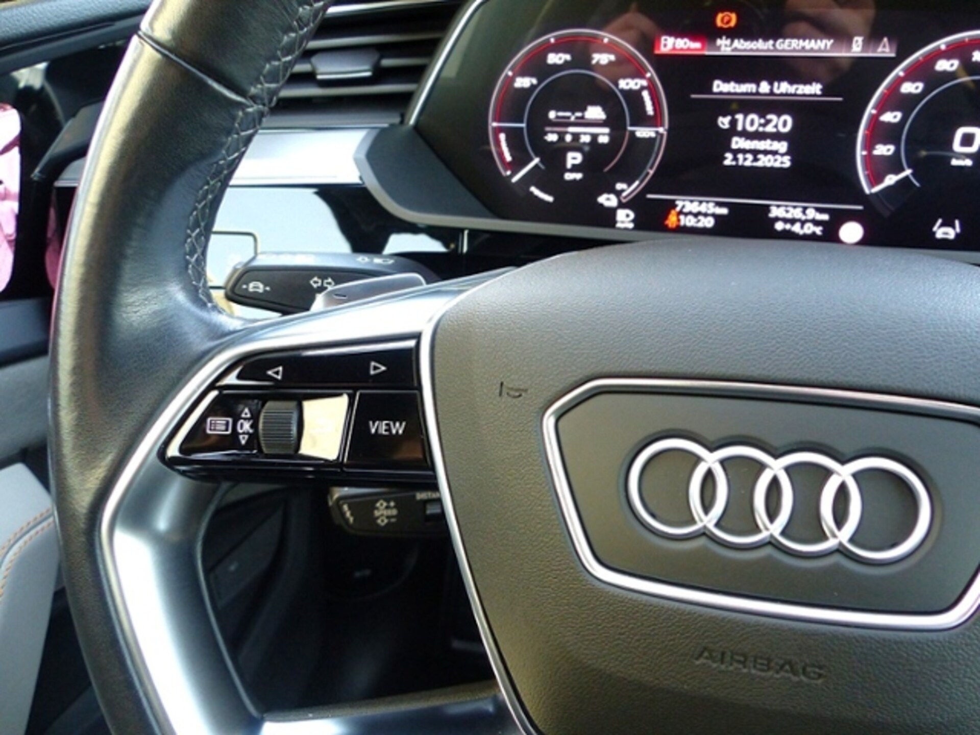 Audi e-tron S line