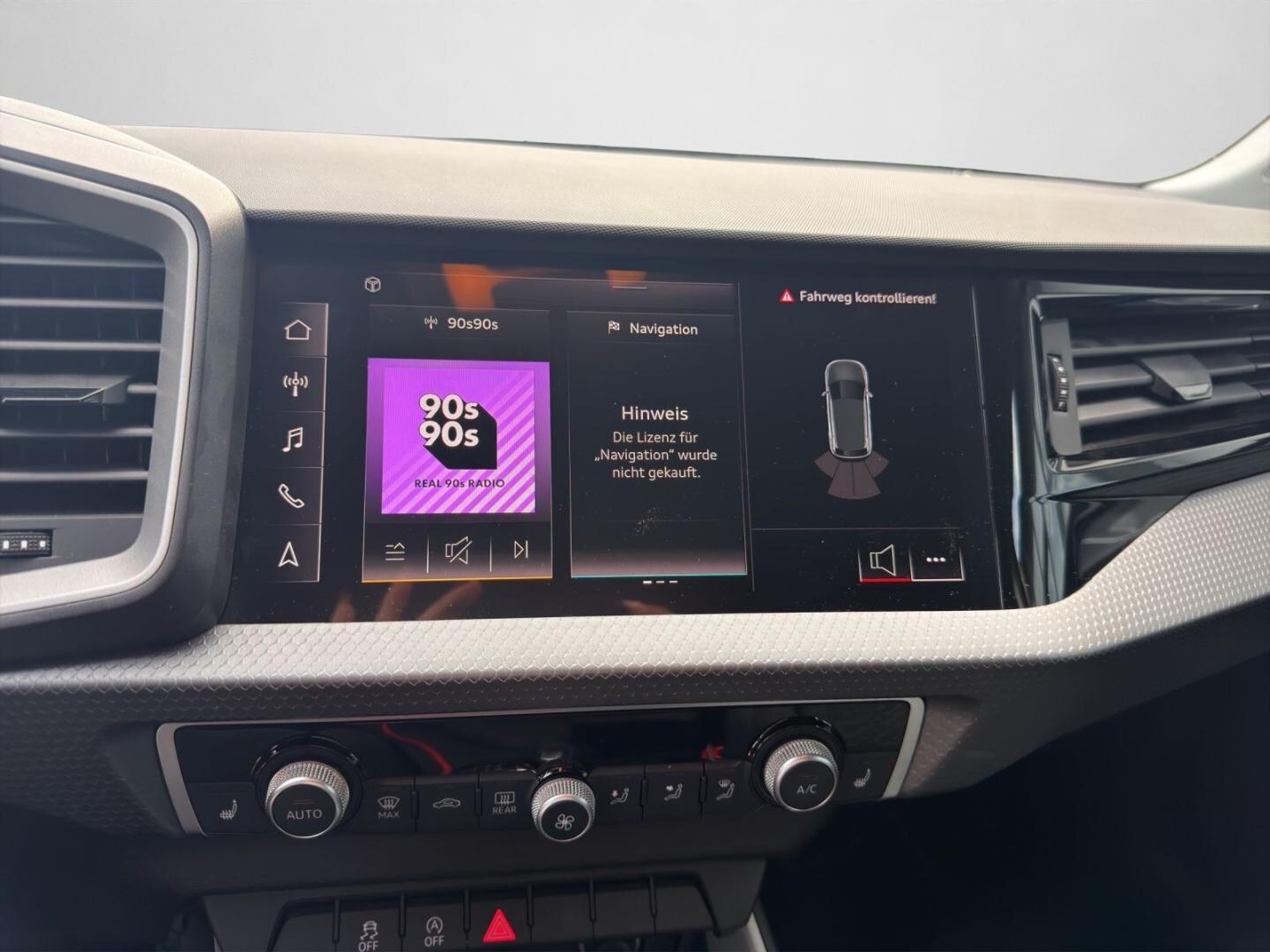 Bild über Audi A1 Sportback S line 30 TFSI Schaltgetriebe - für weitere Informationen kontaktieren Sie den Audi Partner