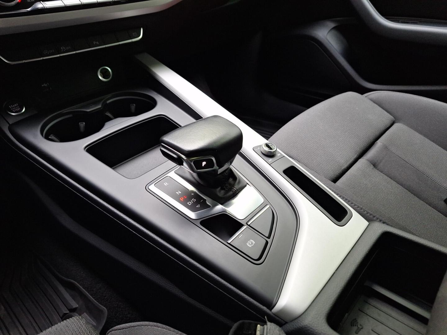 Zdjęcie&nbsp;Audi A4 Sedan&nbsp;advanced 35 TFSI 110(150) kW(KM) S tronic&nbsp;– Ujęcie: for more details contact your dealer