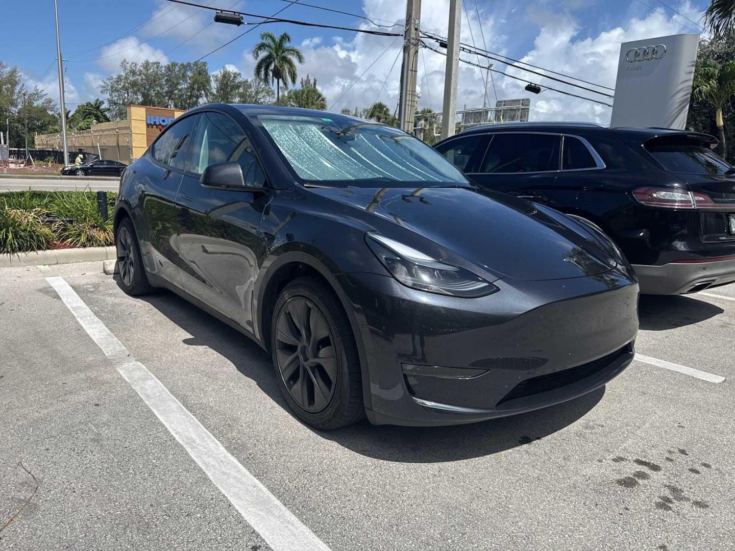2024 Tesla Model Y's photo
