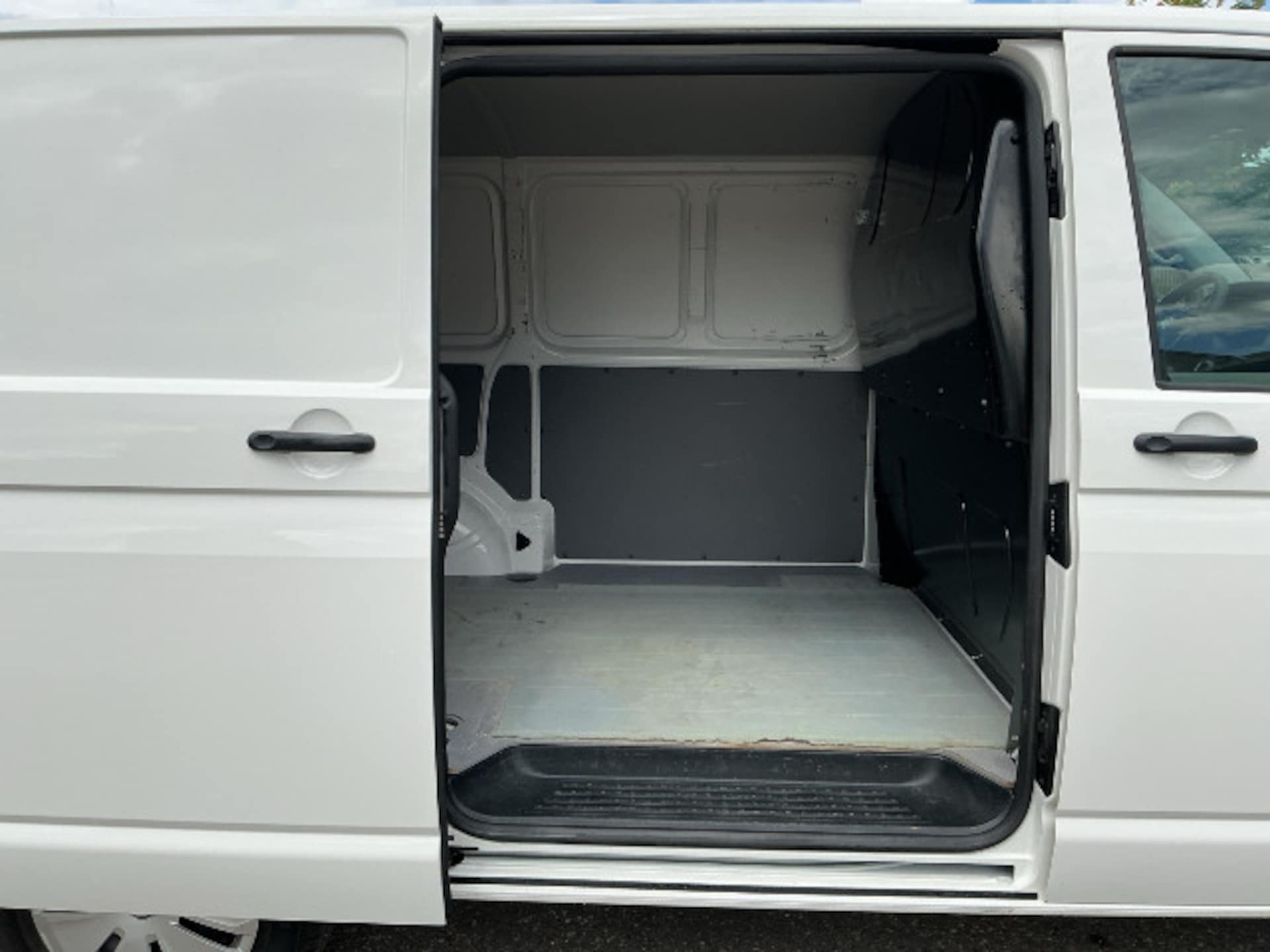 Volkswagen T6.1 Transporter Kasten kurzer Radstand