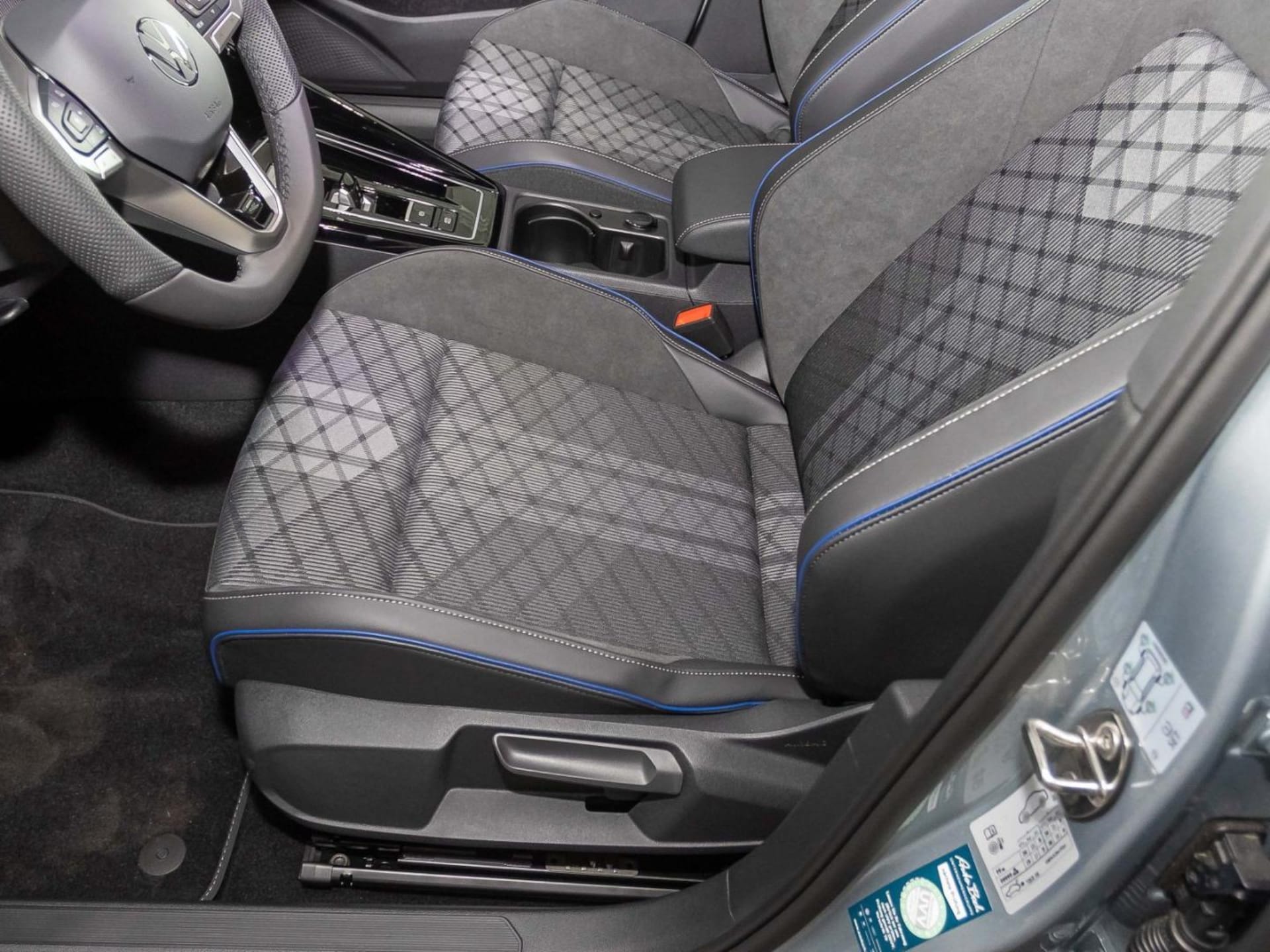 Volkswagen Golf R-Line