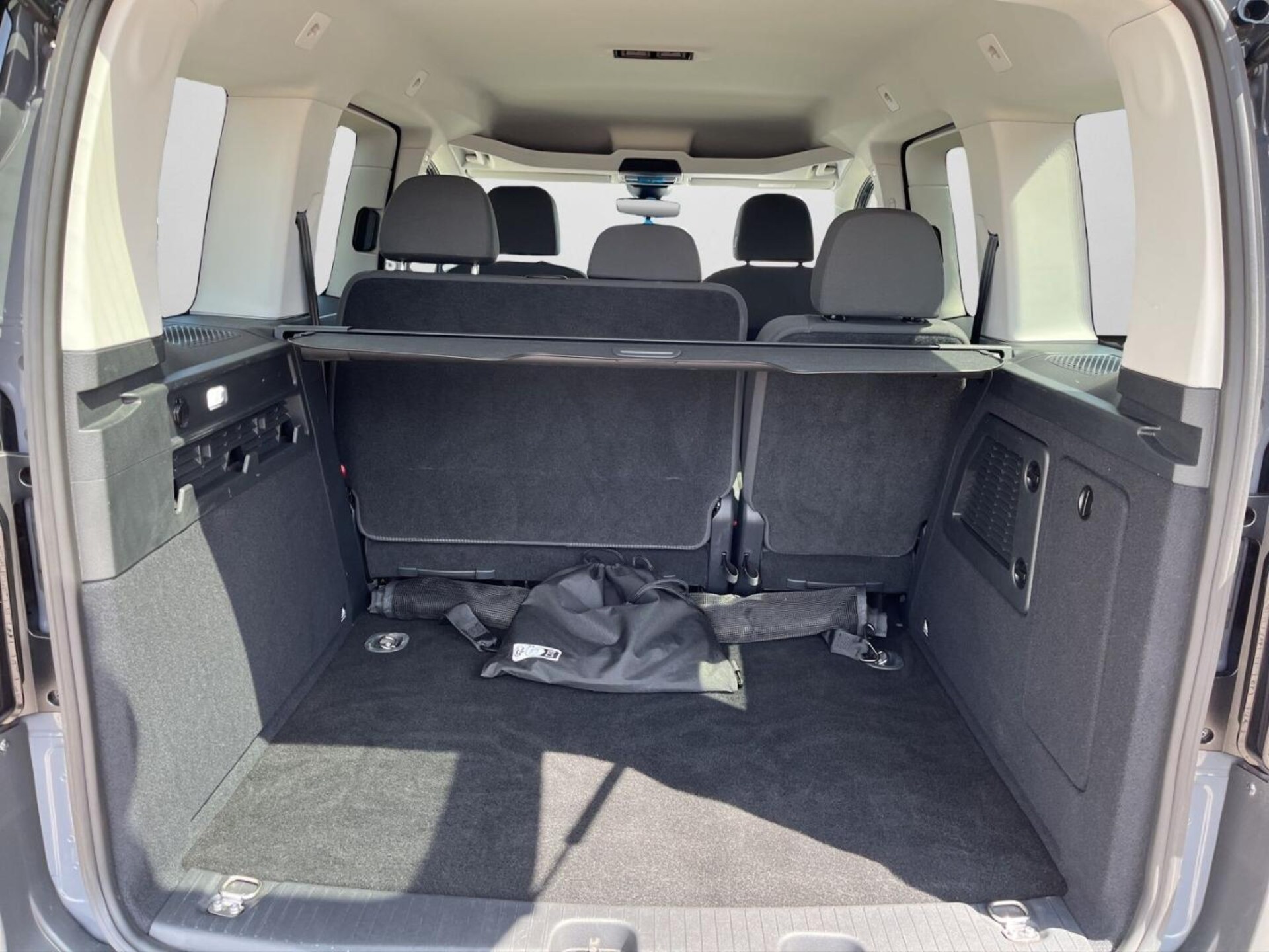 Volkswagen Caddy Basis-Modell