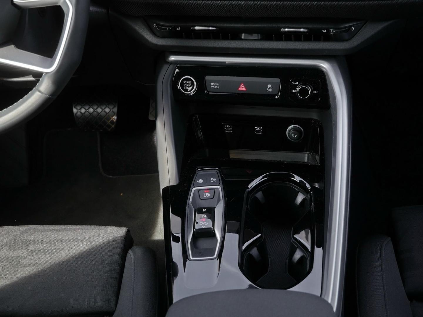 Bild über Audi Q5 SUV TDI quattro 150 kW S tronic - für weitere Informationen kontaktieren Sie den Audi Partner