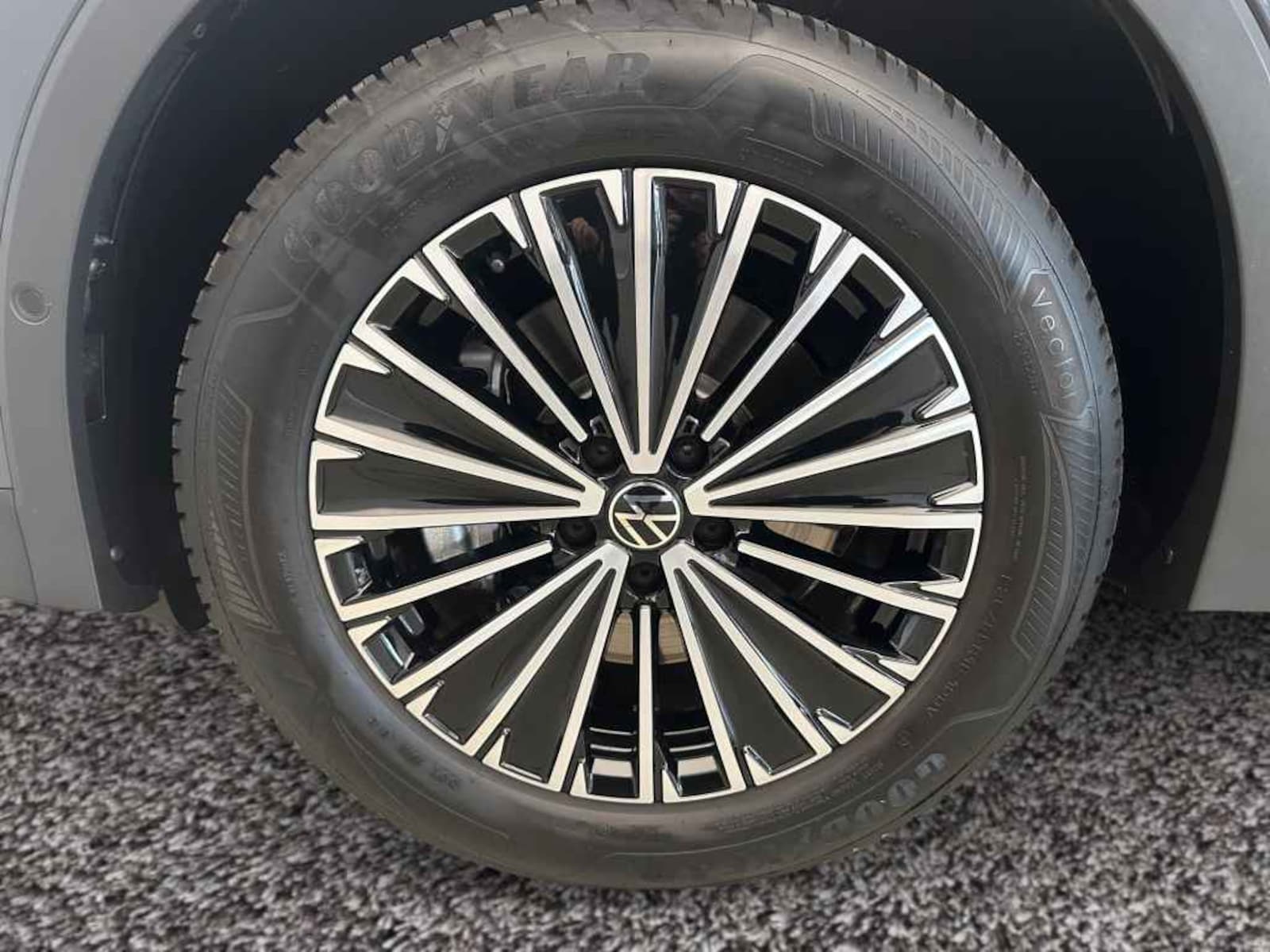 Volkswagen Tiguan – Bild 6