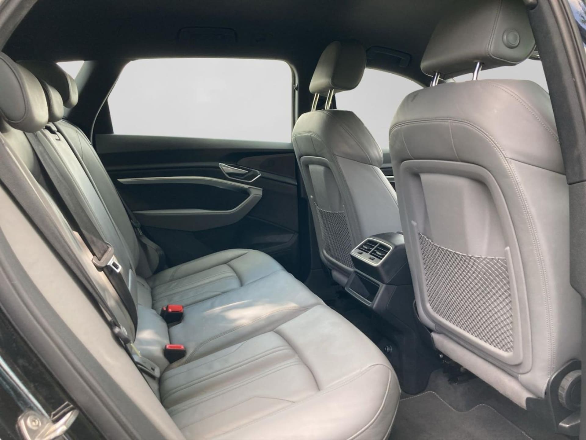 Audi e-tron S line