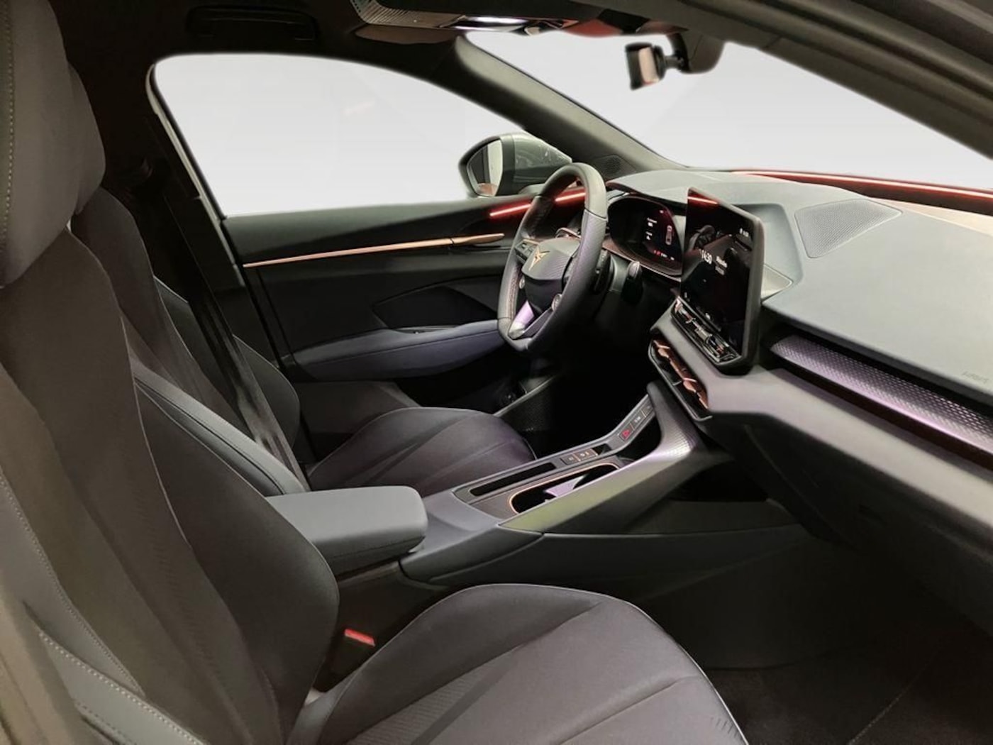 CUPRA Terramar 1.5 TSI e-Hybrid DSG 150 kW (204 CV) — photo 5