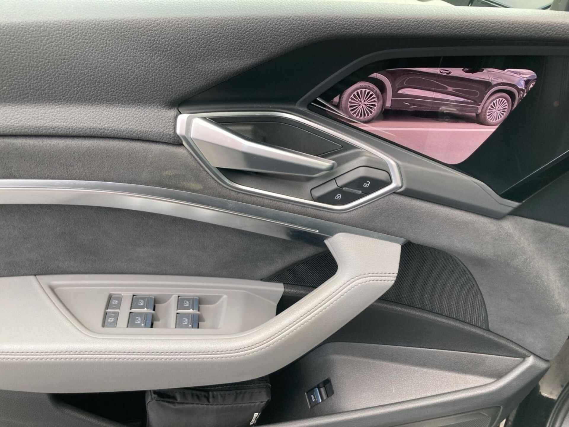 Audi e-tron S line