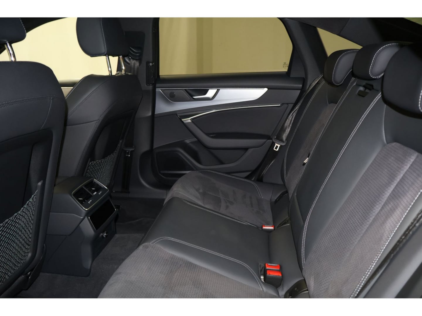 Bild über Audi S6 Limousine TDI quattro tiptronic - für weitere Informationen kontaktieren Sie den Audi Partner