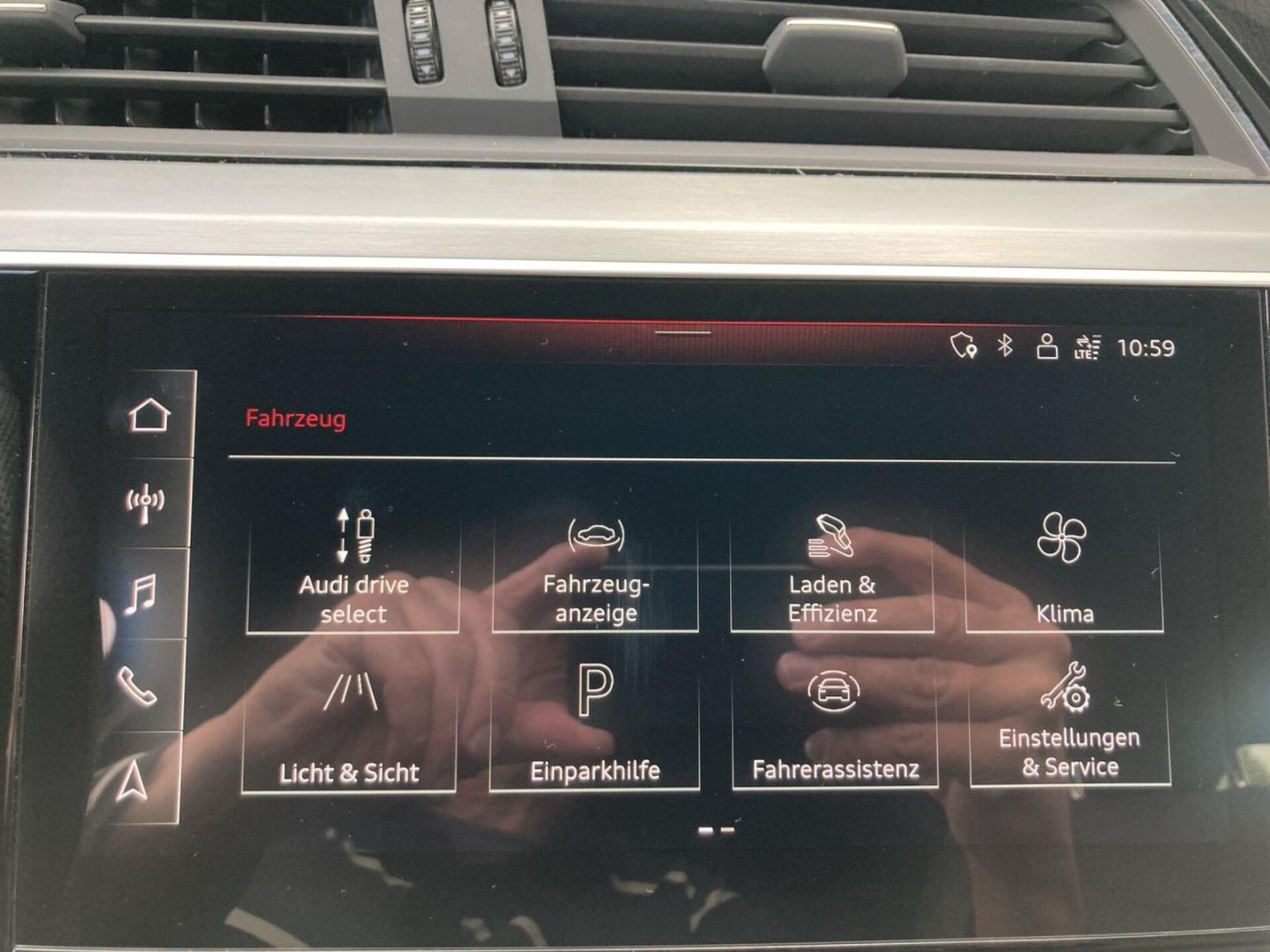 Audi e-tron S line