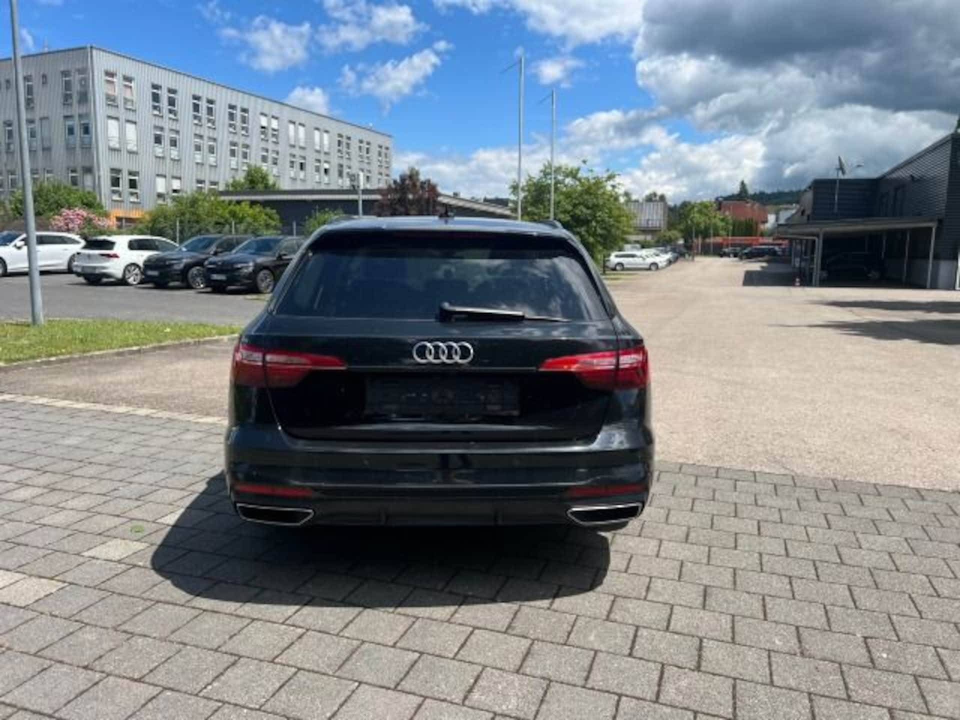 Audi A4 Avant S line