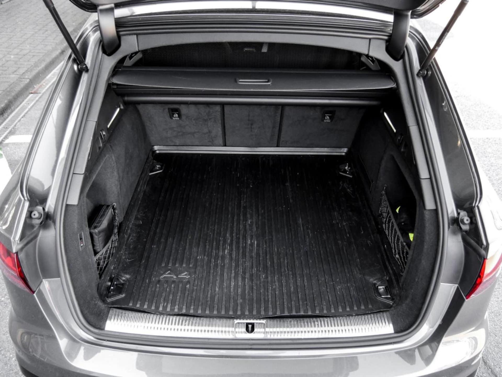 Audi A4 Avant S line